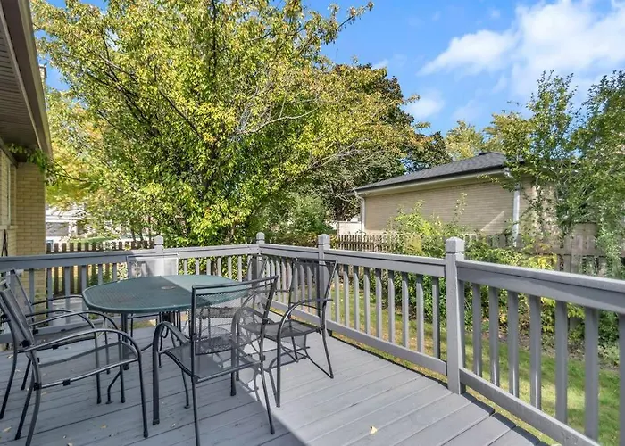 Prime Location, Cozy & Spacious In