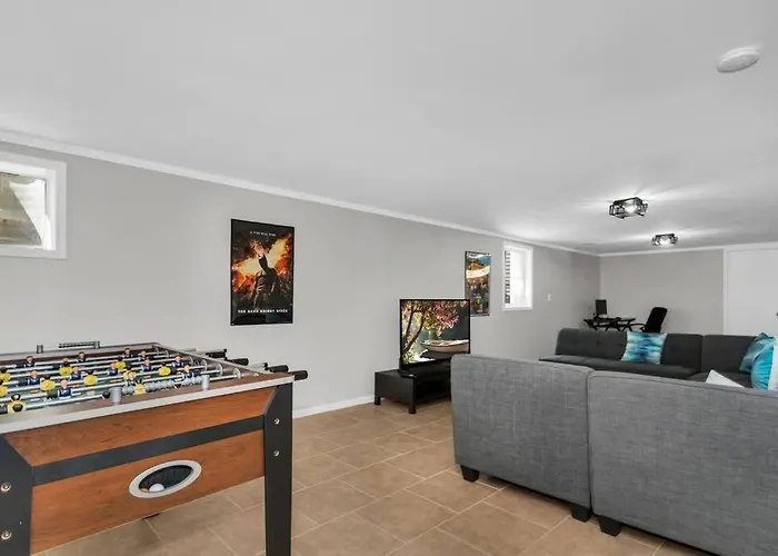Prime Location, Cozy & Spacious In Hébergement de vacances Schaumburg