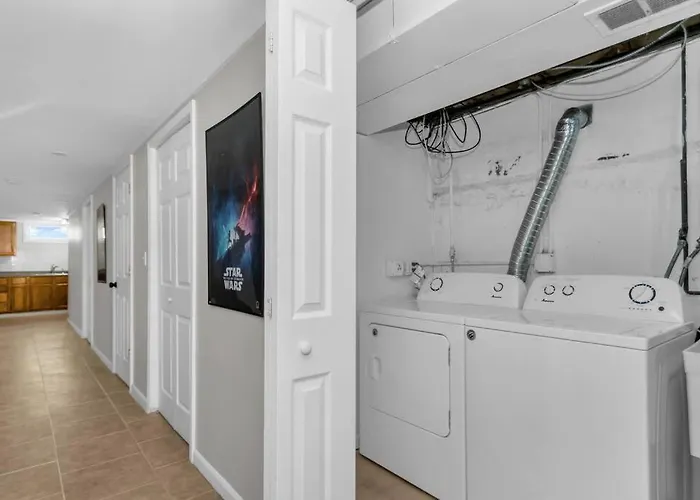 Prime Location, Cozy & Spacious In *
