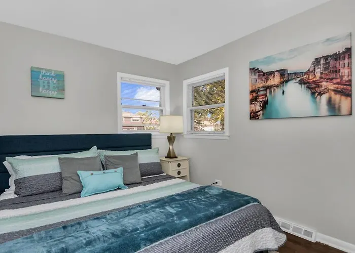 Prime Location, Cozy & Spacious In *