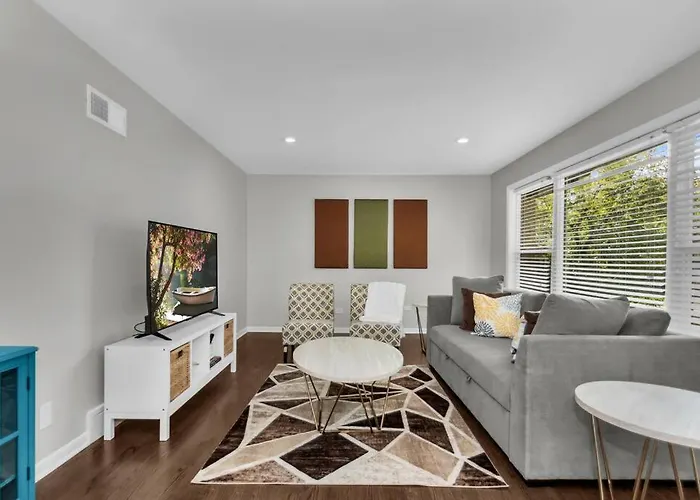 Prime Location, Cozy & Spacious In * Schaumburg